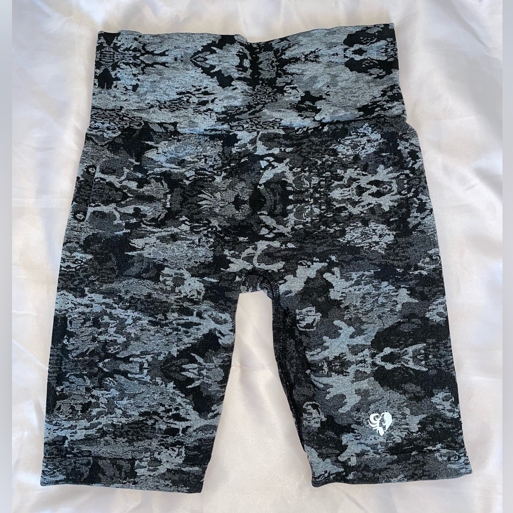 WOMENS BEST CAMO SEAMLESS CYCLING SHORTS